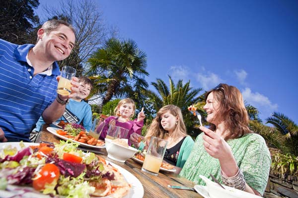 Dining al fresco with the family