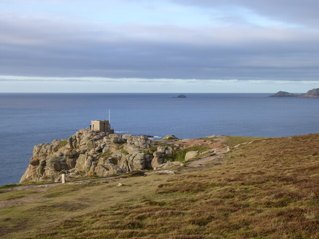 The former coastguard lookout on Pedn-men-du cc-by-sa/2.0 - © Rod Allday - geograph.org.uk/p/6655435